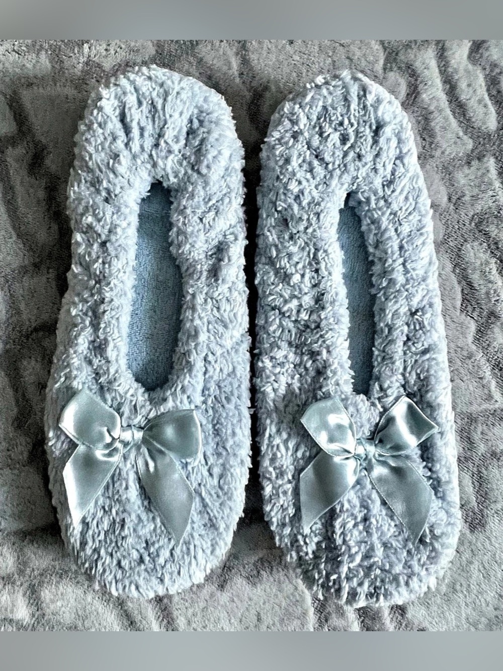 Ashley Taylor Light Blue Fuzzy Ballet Slippers Satin Bows Large 8–9